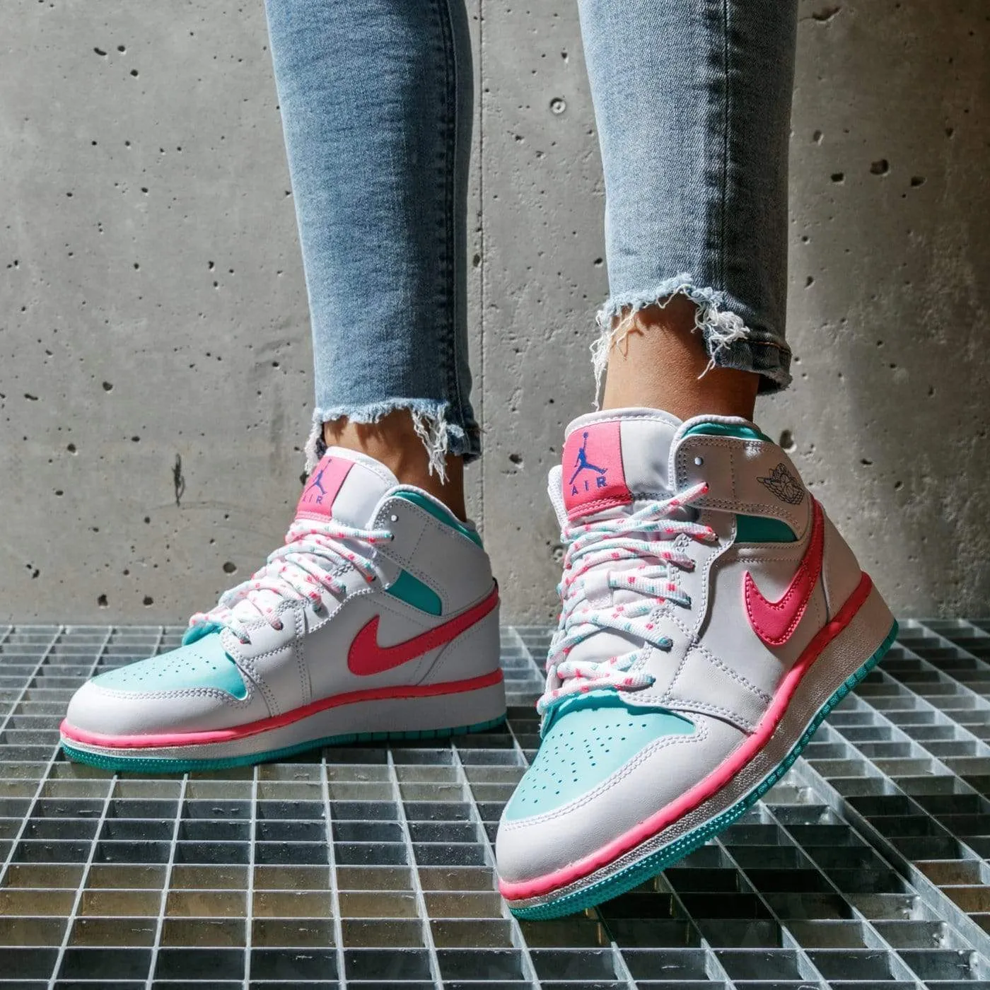 Air Jordan 1 Mid GS 'Digital Pink'