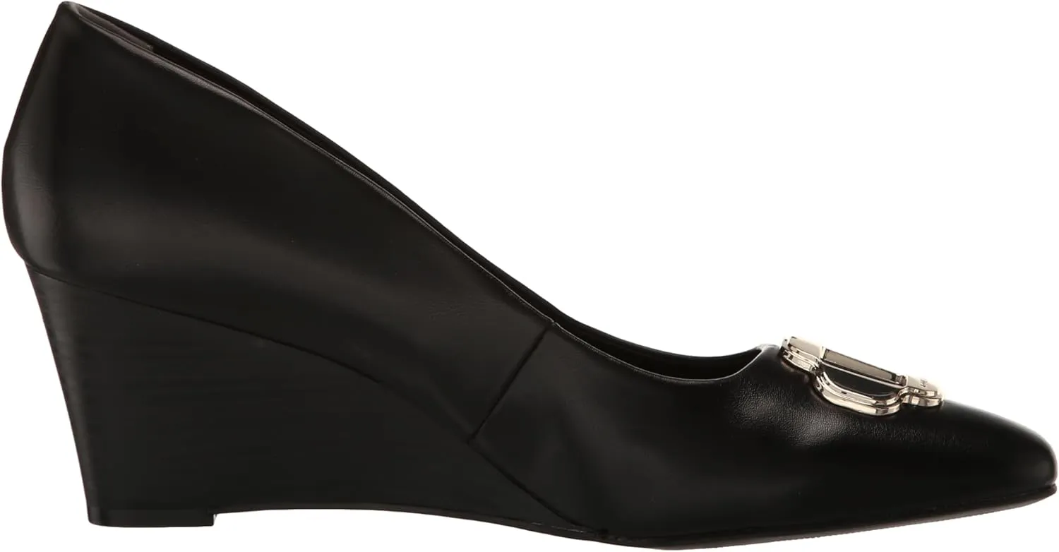 Anne Klein Women's Sarina Pump