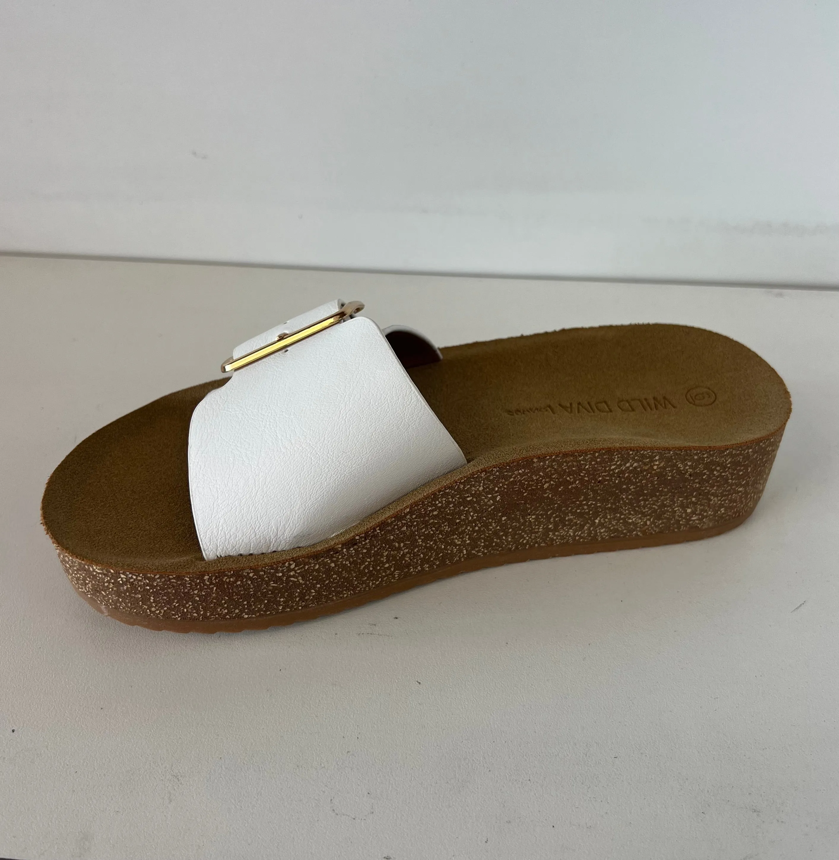 BREDA-04 White