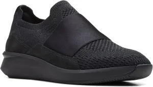 Clarks Women's Un Rio Knit Sneaker