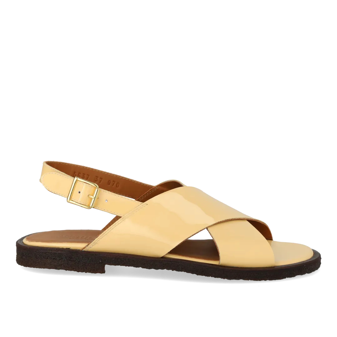 Classic cross sandal