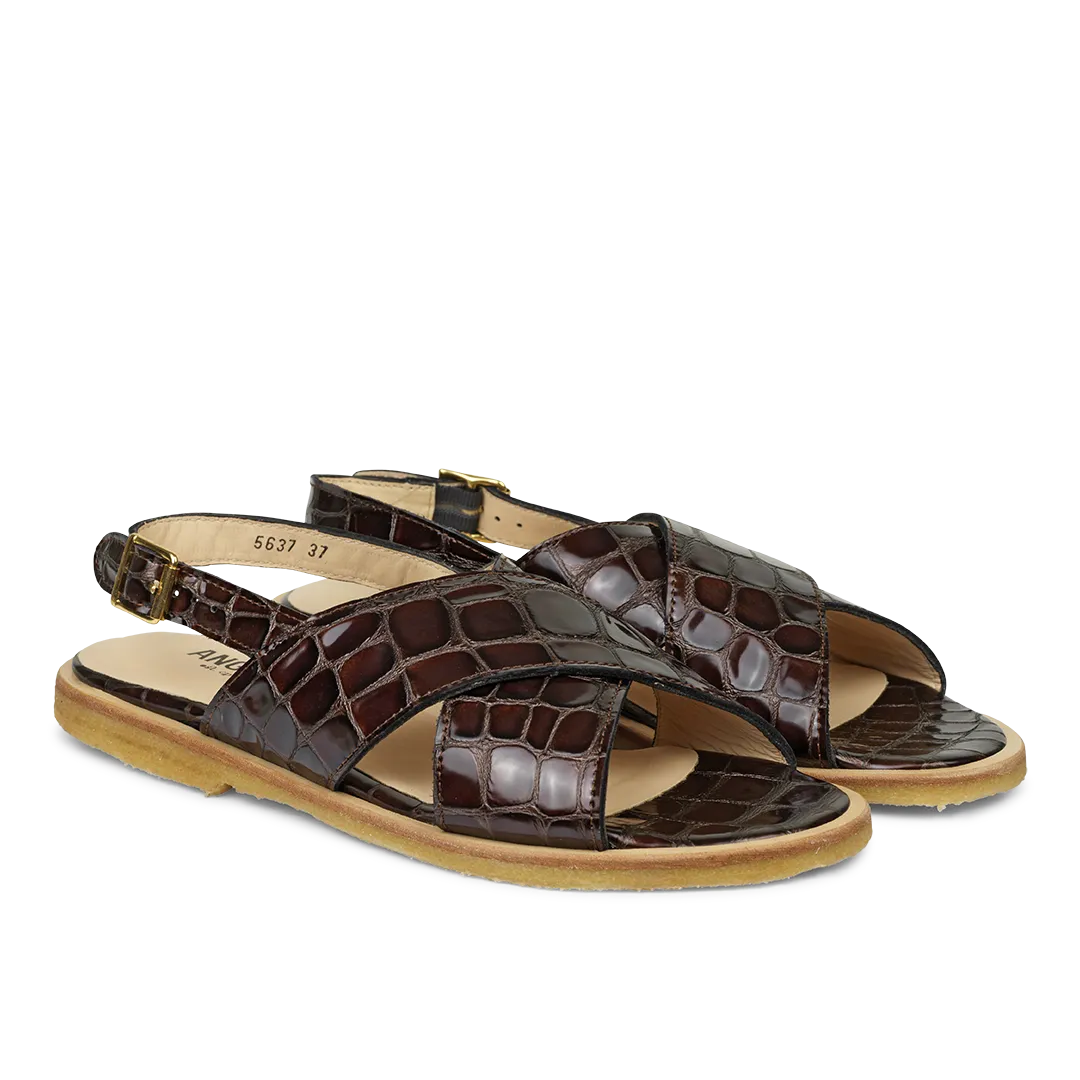 Classic cross sandal