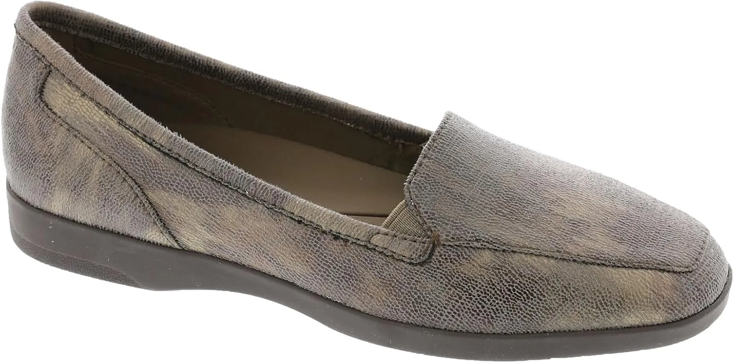 Easy Spirit Women's Devitt10 Loafer