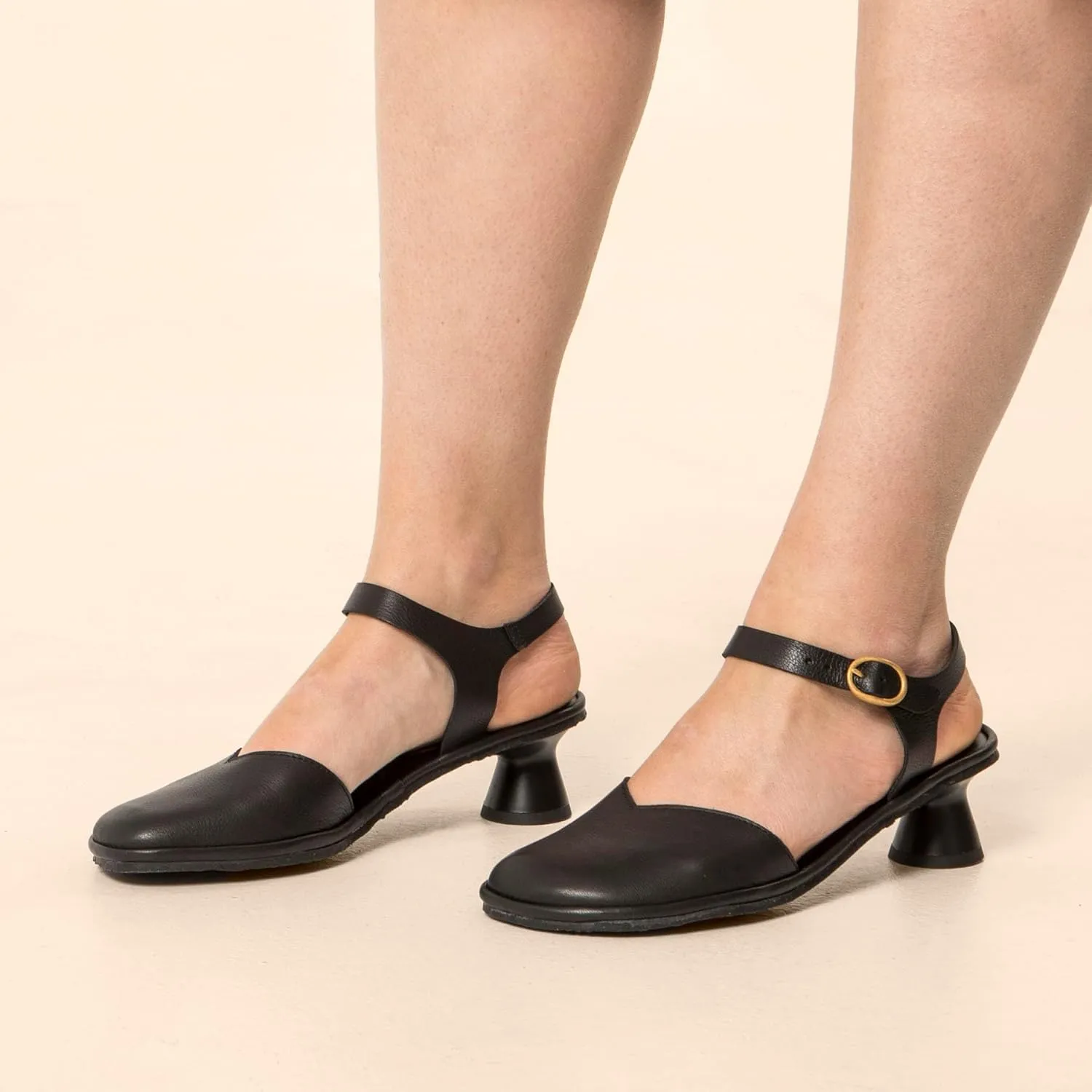 El Naturalista Women Classic Heeled Sandal
