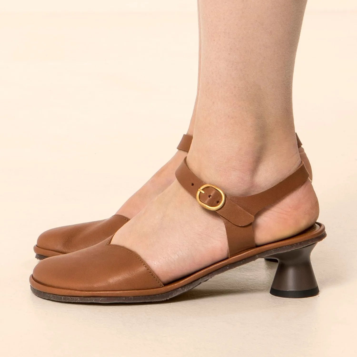 El Naturalista Women Classic Heeled Sandal