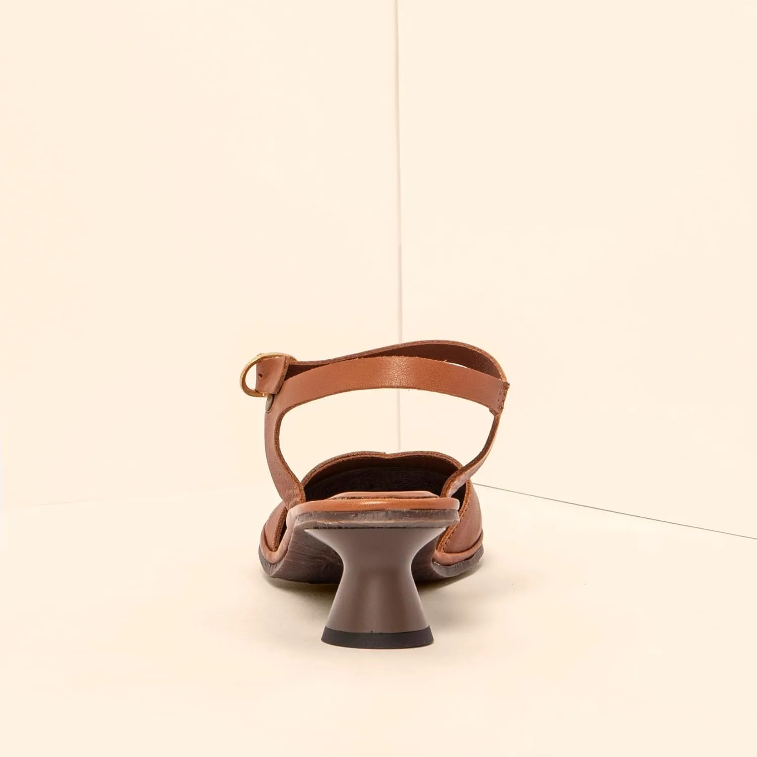 El Naturalista Women Classic Heeled Sandal