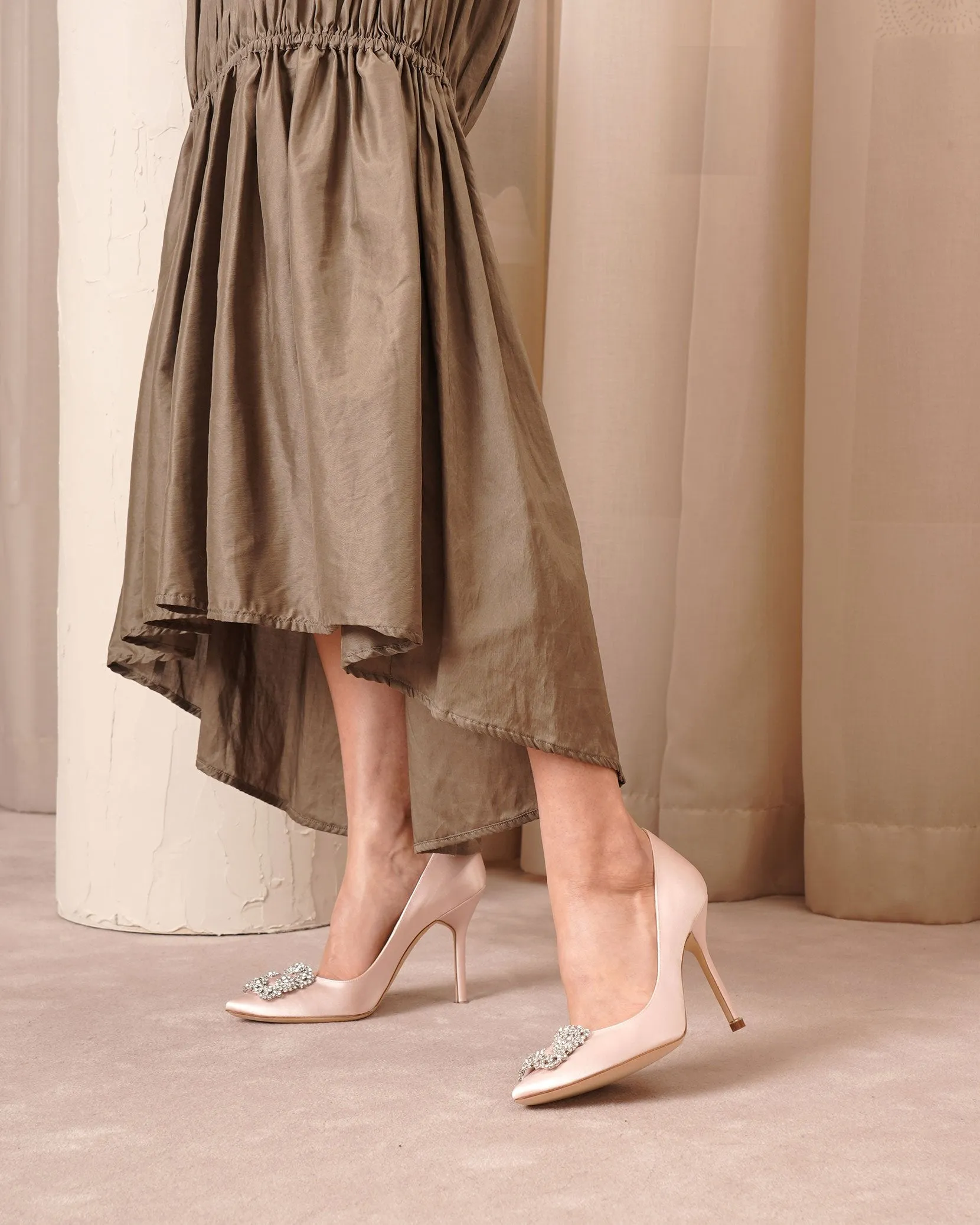 Hangisi 105 light pink satin pumps