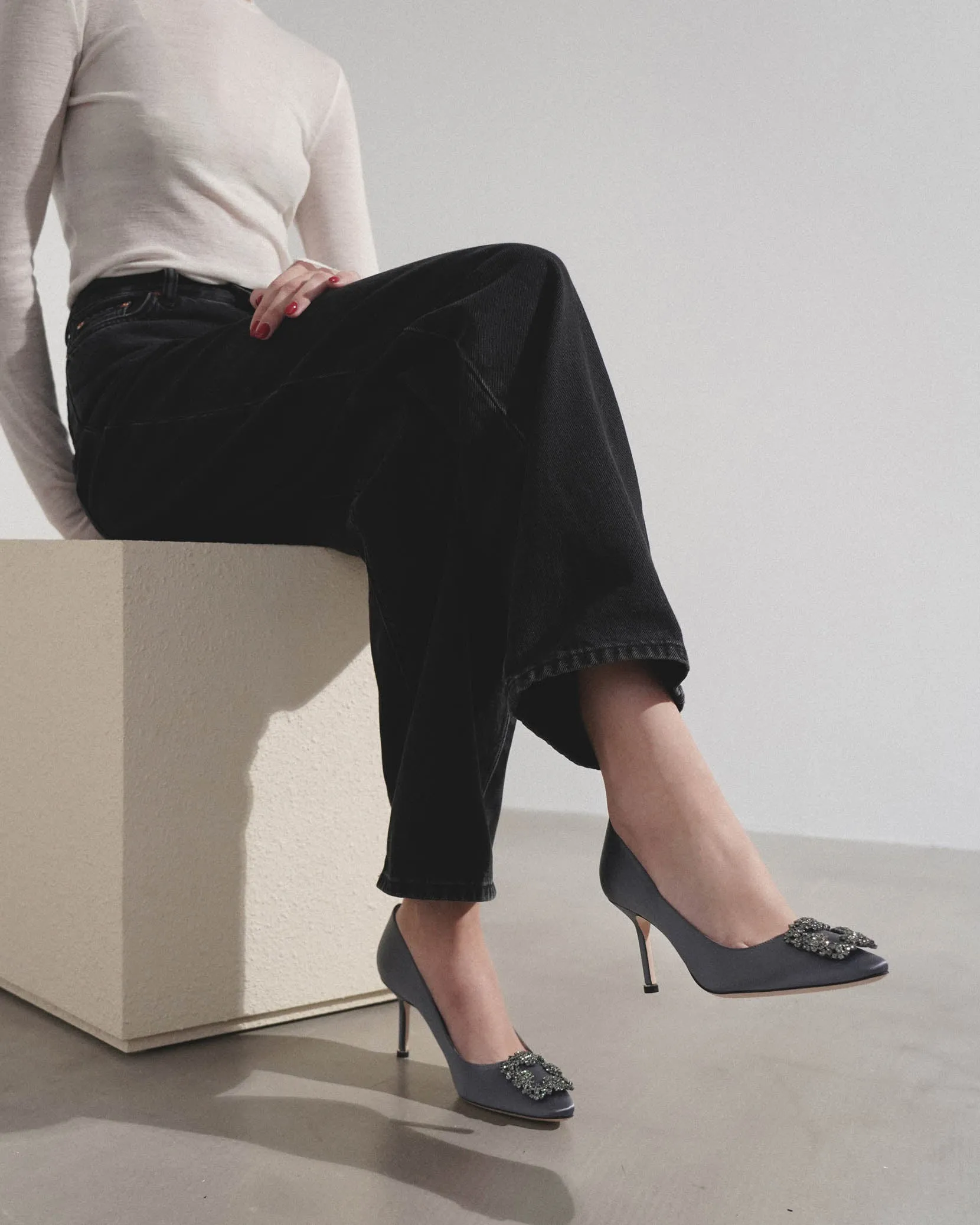 Hangisi 70 grey satin pumps