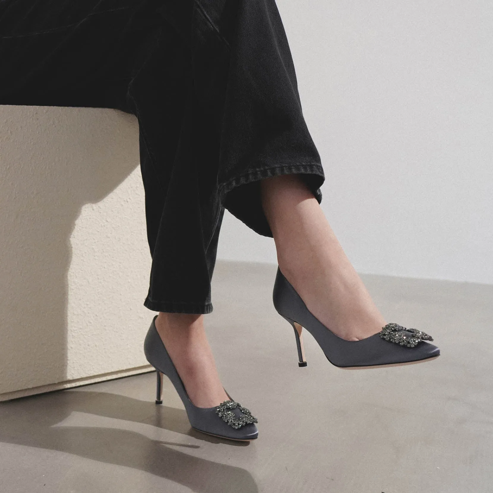 Hangisi 70 grey satin pumps