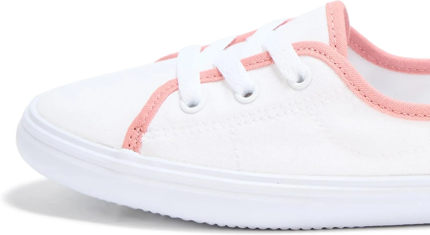 Lacoste Women's Median Base Sneaker