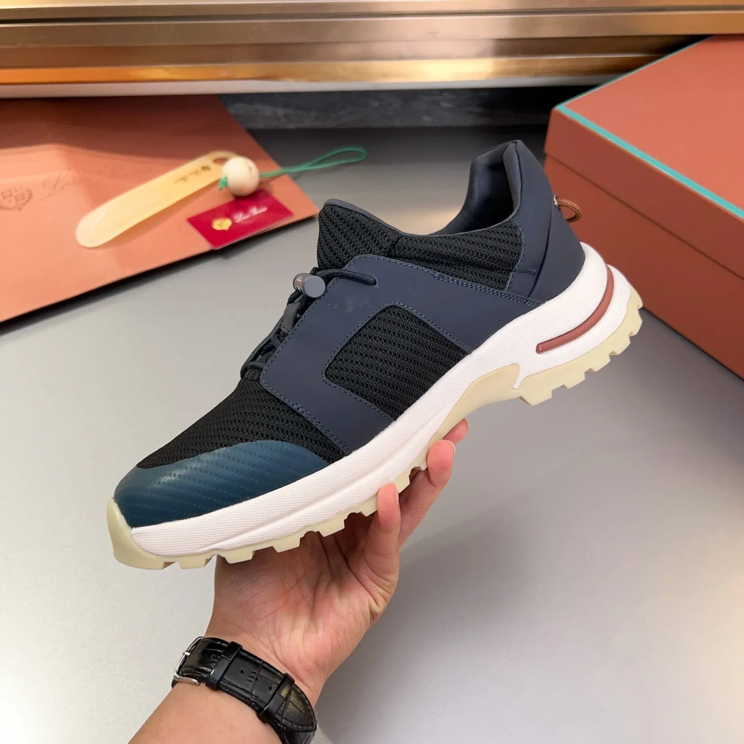 LP TRAIL HIKER WALK SNEAKER BLACK AND AEGEAN MESH BREATHABLE