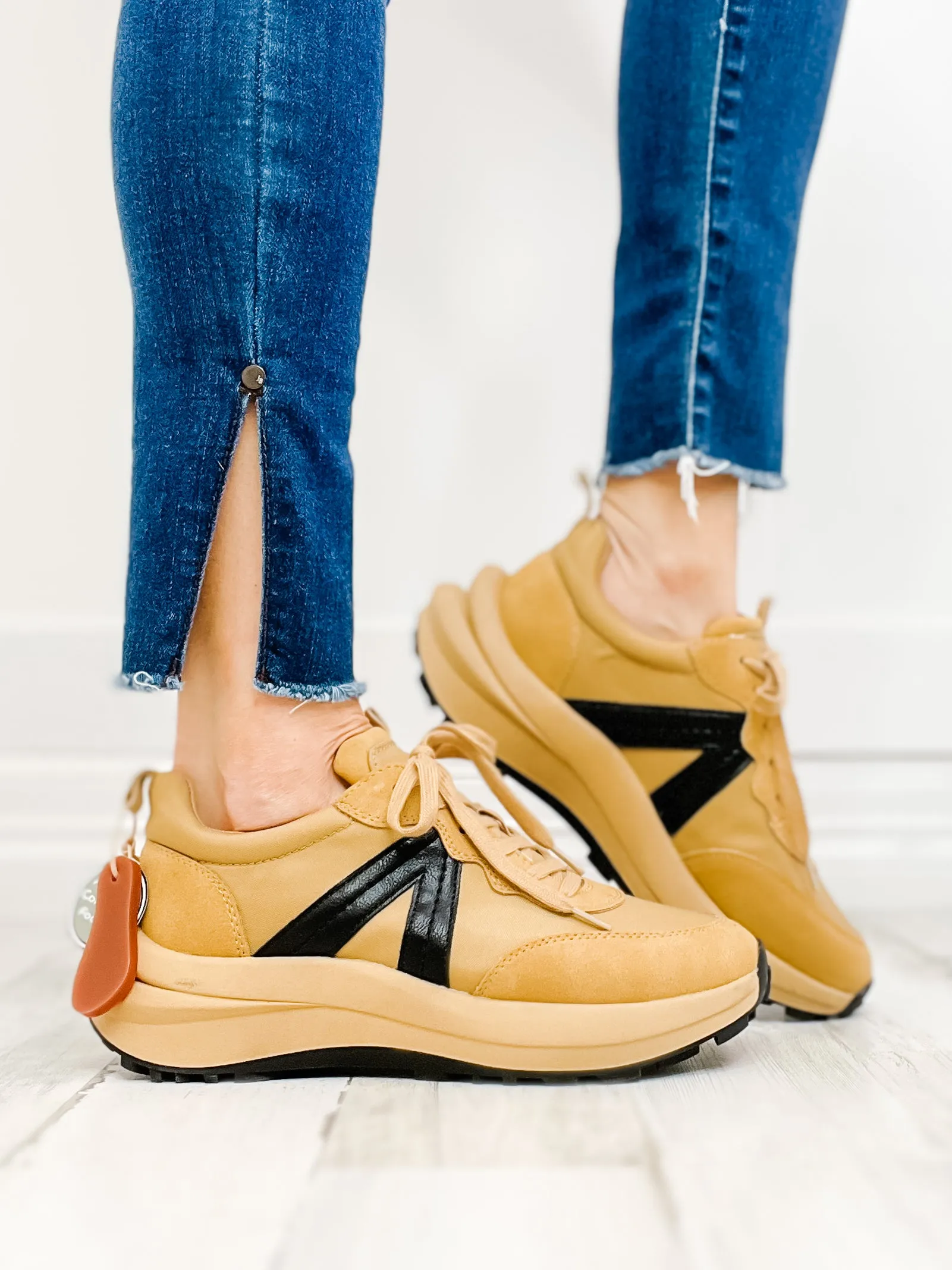 MIA Scout Tennis Shoes in Tan and Black