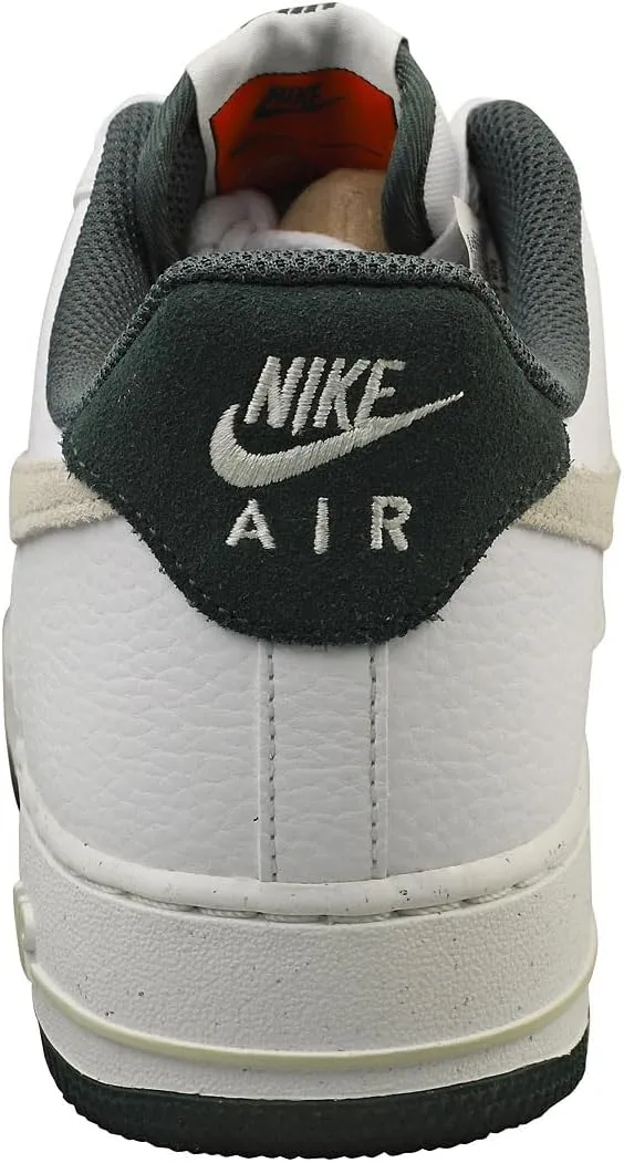 NIKE Men's Sneaker