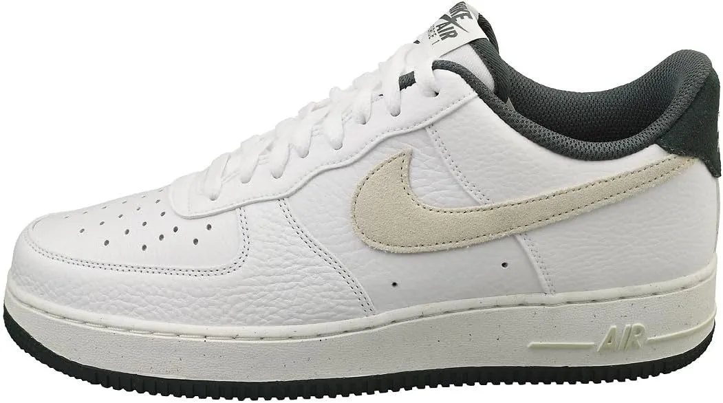 NIKE Men's Sneaker