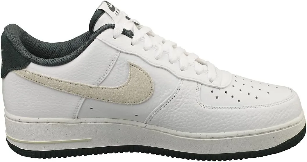 NIKE Men's Sneaker