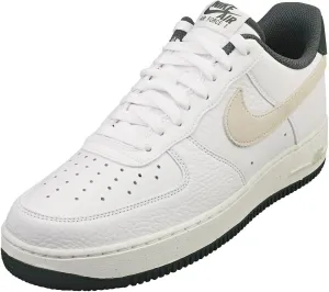 NIKE Men's Sneaker