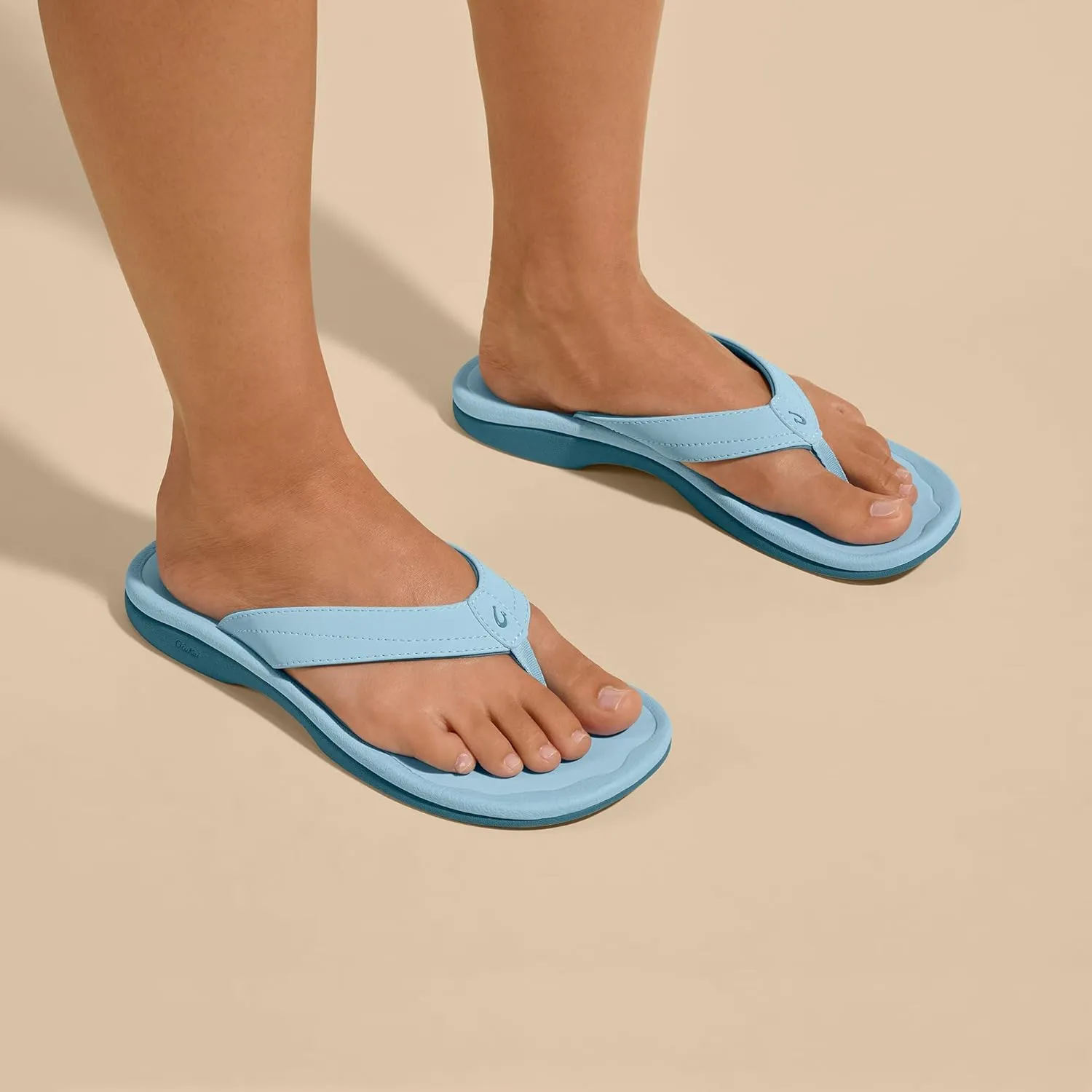 OLUKAI Ohana Women's Beach Sandals, Water Resistant Flip Flops, Arch Support & Comfort Fit, Lightweight & Durable, Enhanced Grip & Traction