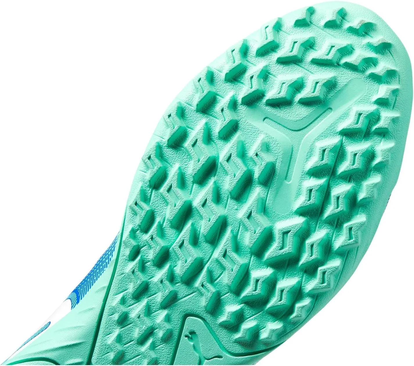 PUMA Men's Future 7 Play Turf Trainer Soccer Cleats Sneaker