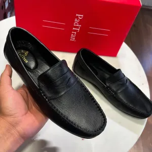 Sleek Black Leather Penny Loafer